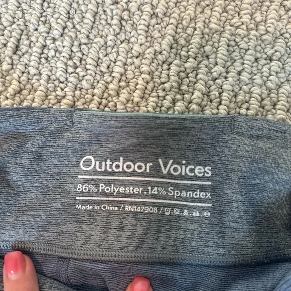 Outdoor Voices Moisture-Whicking Leggings in Blue and Green